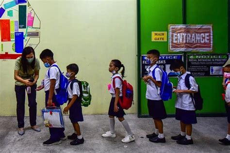 iyotan sa labas|Sa School Inabutan ng Libog, EUTan Agad sa Banyo! .